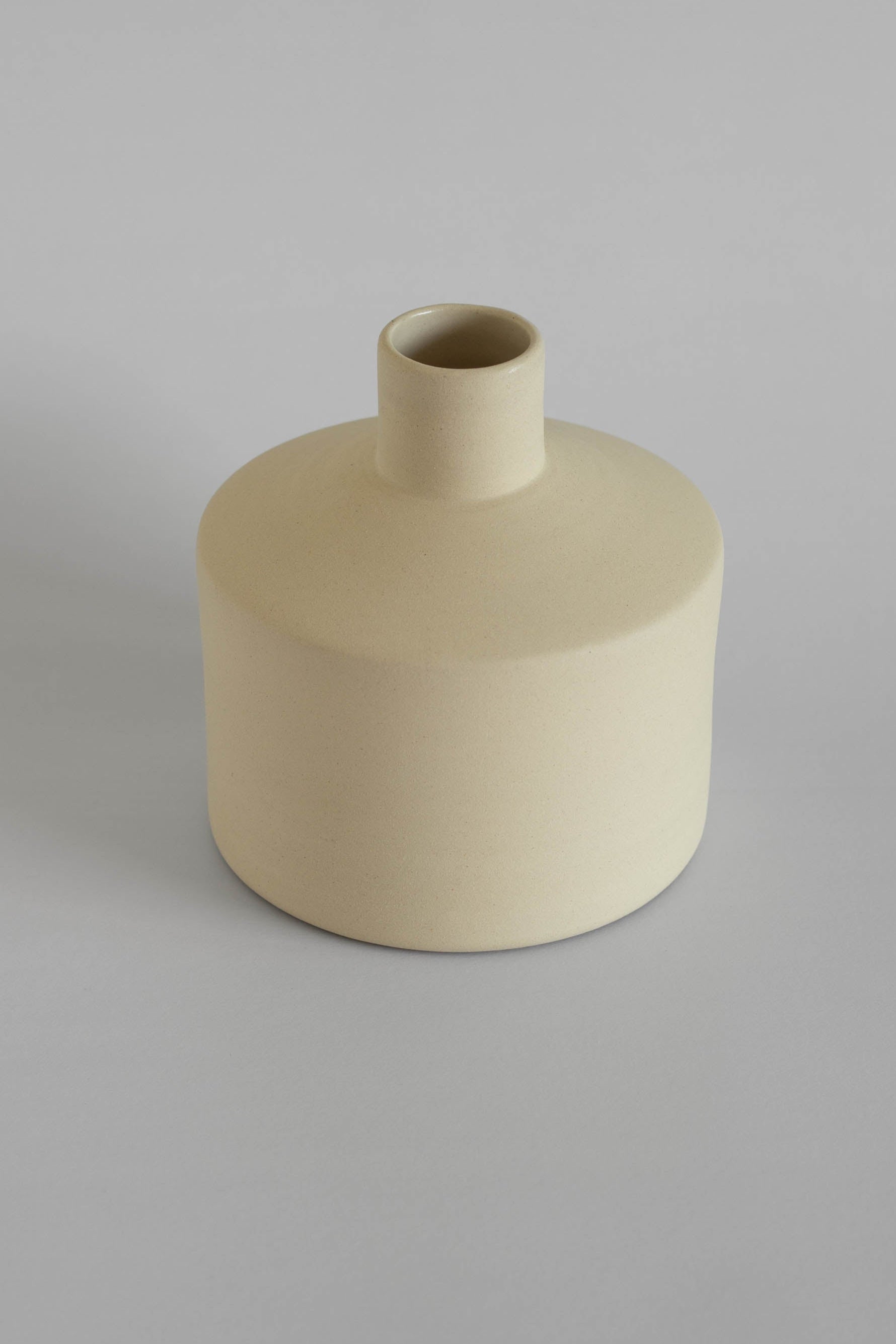 Natural Vase M -  Limited Stock